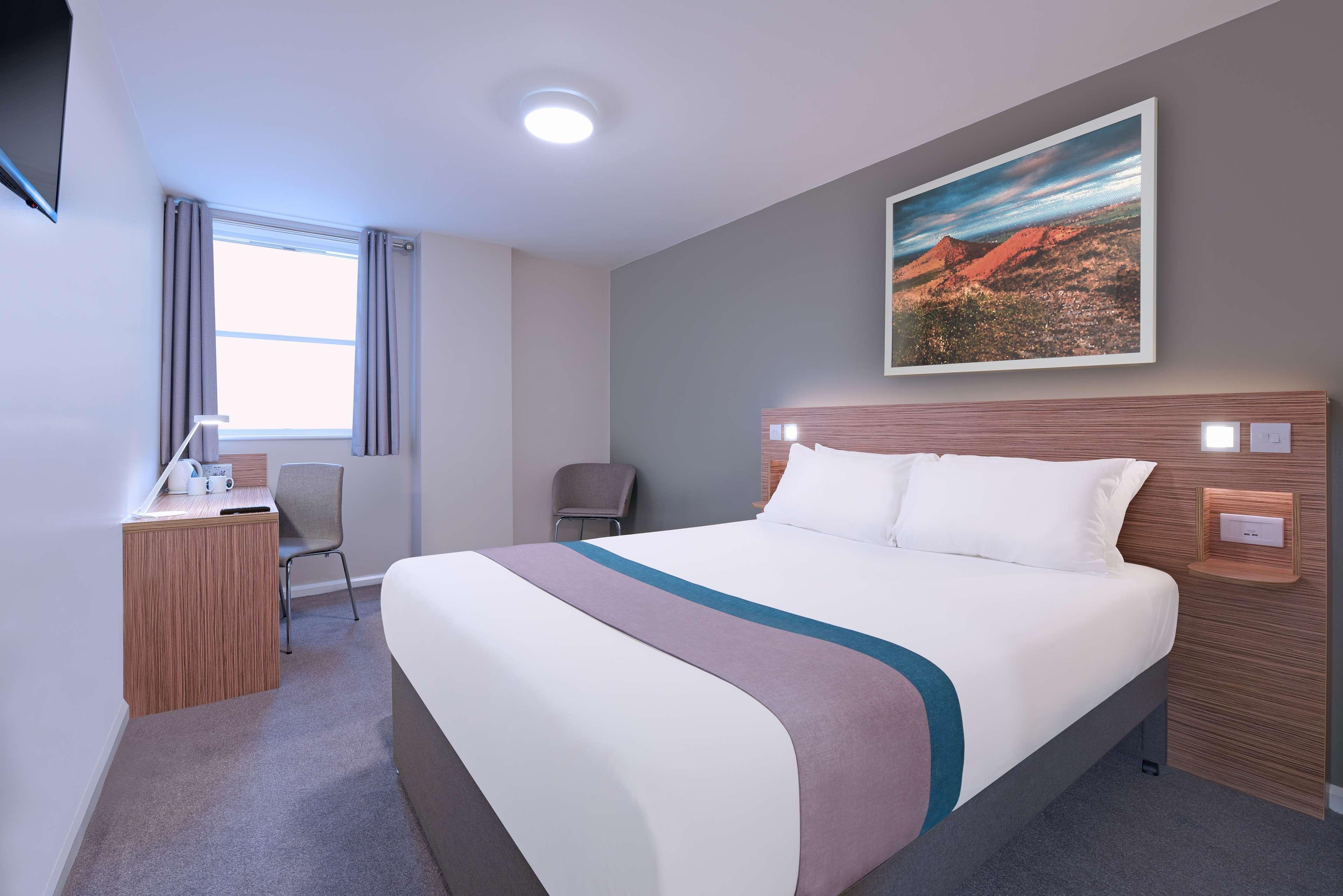 Travelodge Edinburgh Central Hotel — Photos 1